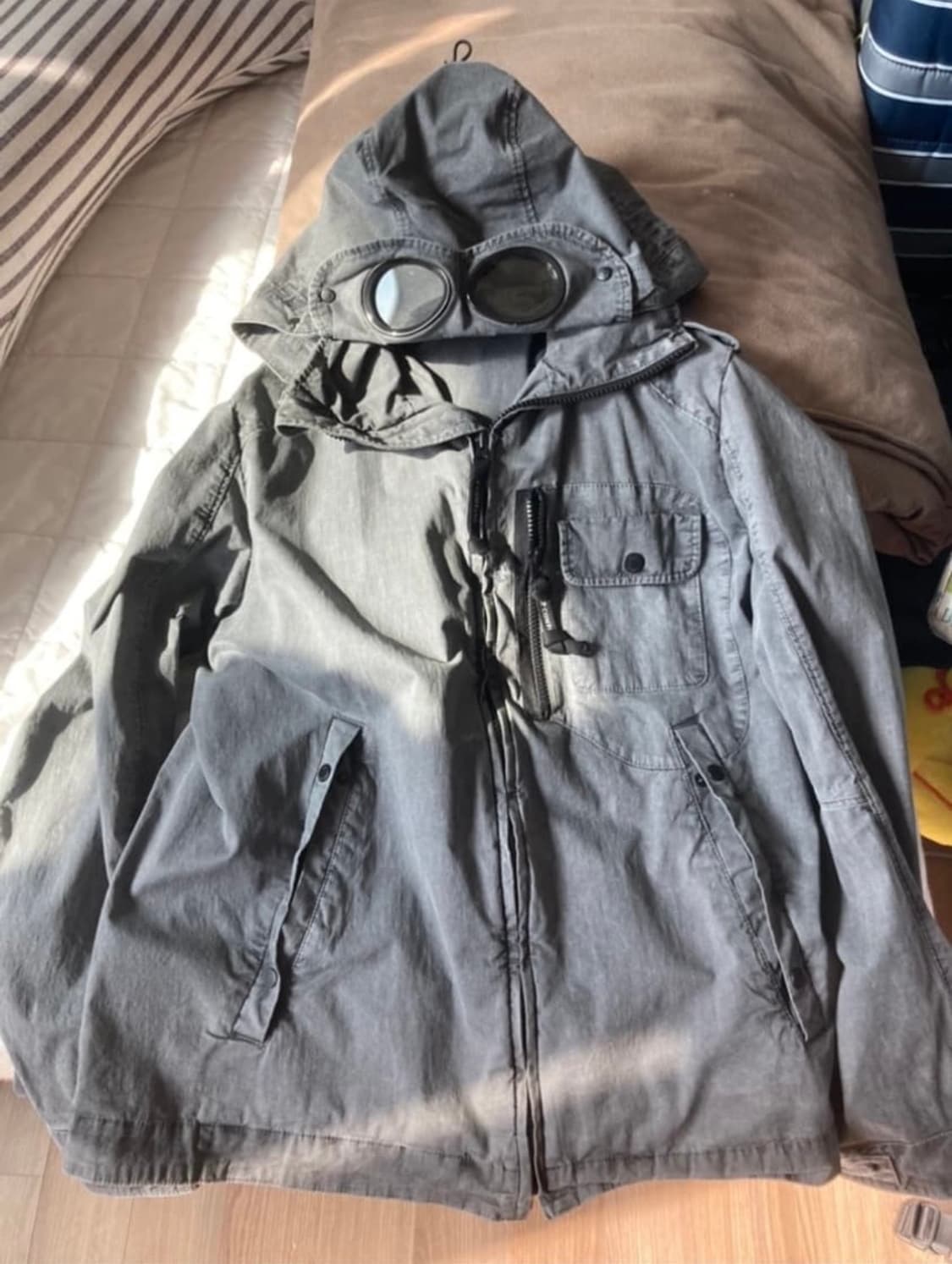 cp컴퍼니 후드 자켓 상품이미지1