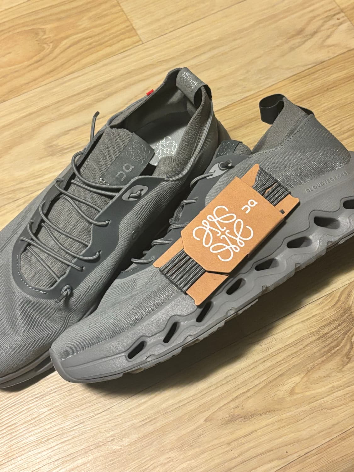 온러닝 로에베 on running loewe 클라우드틸트 265 새상품 상품이미지2