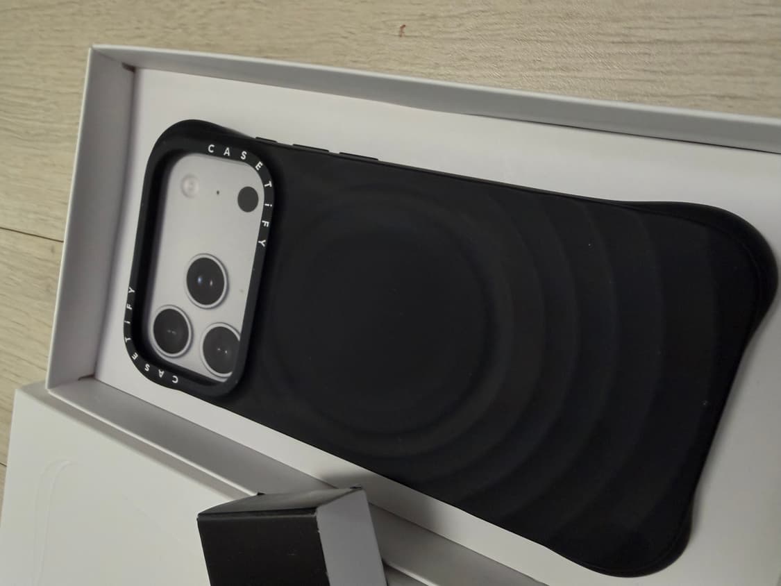 아이폰17프로 리플케이스 블랙 새상품 상품이미지1