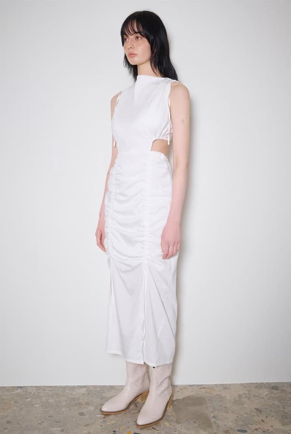 화이트 롱 원피스 상품이미지1