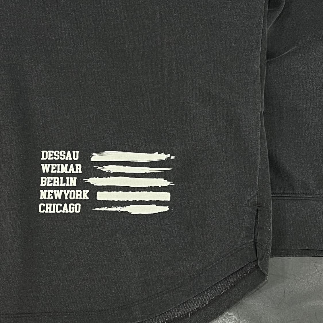  솔리드옴므 그래픽 롱슬리브 y15919 상품이미지3