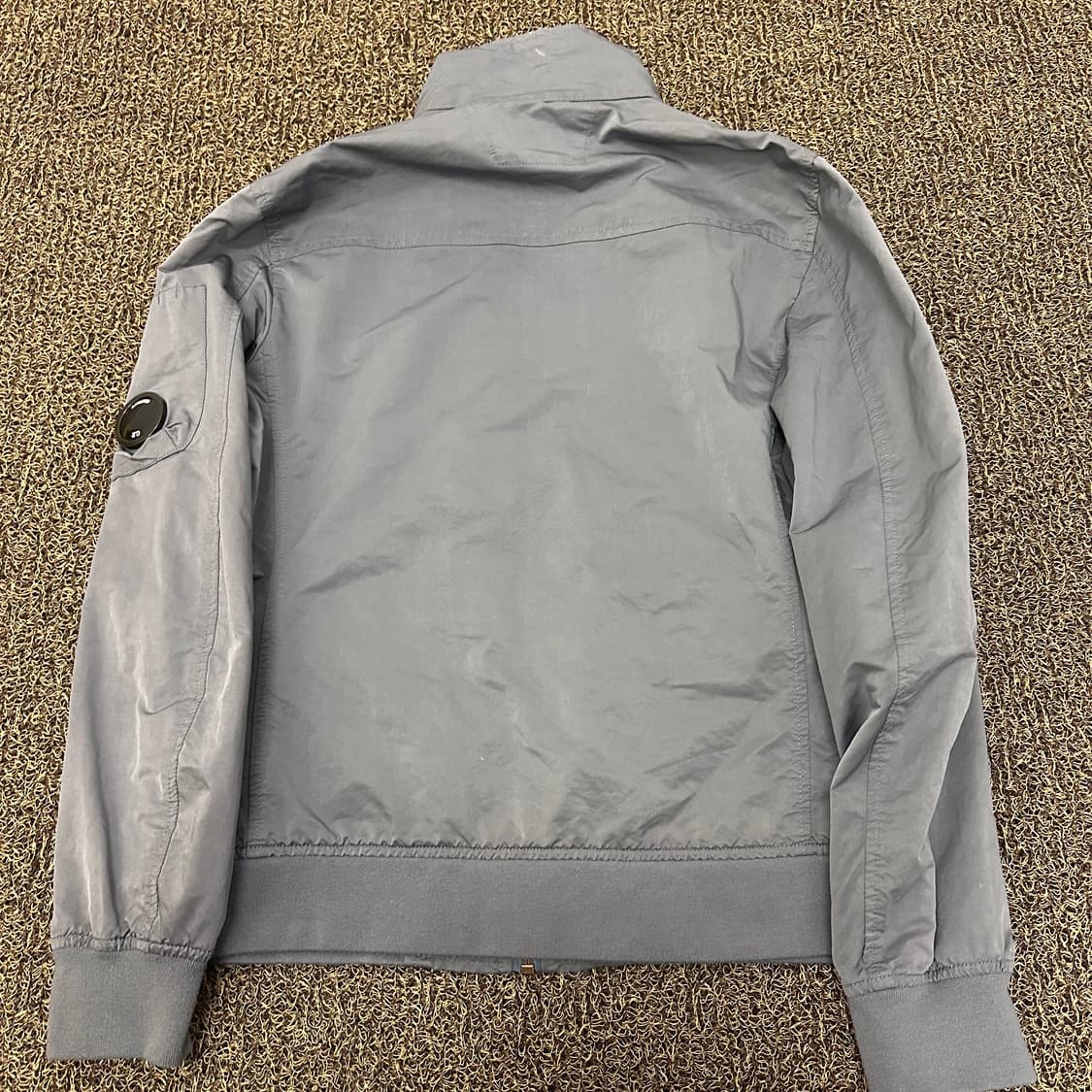 CP컴퍼니 한국매장판 렌즈 코팅 블루종 바람막이 100(L) 상품이미지5