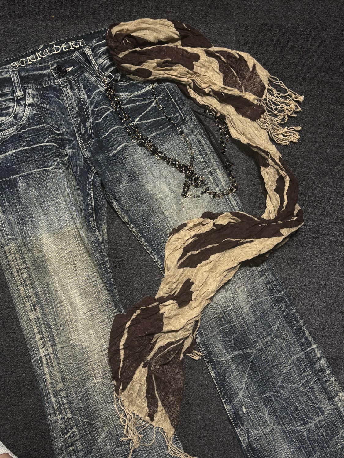 Vintage Punk pattern Scarf 상품이미지1