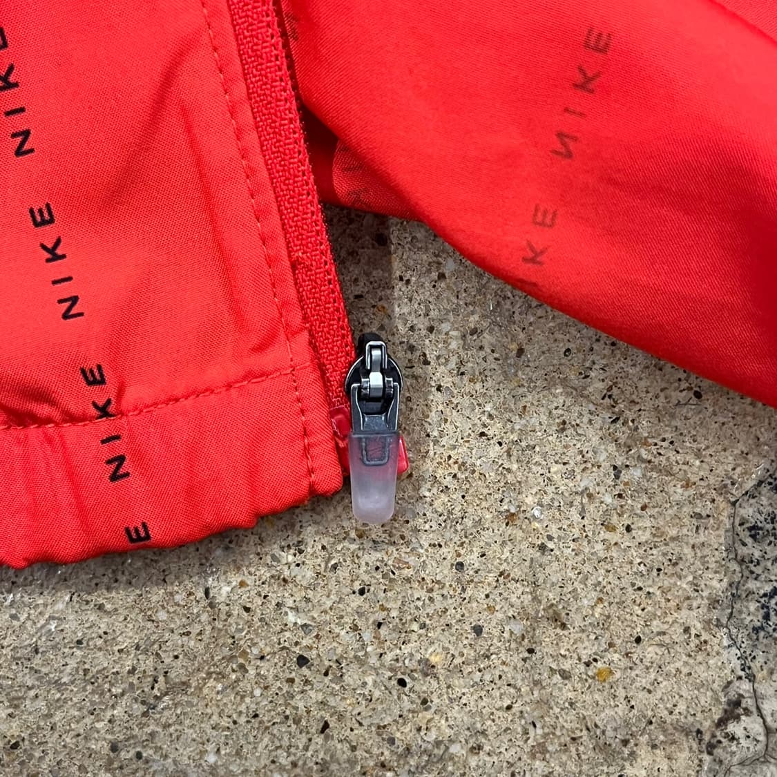 [정품/M] 나이키 러닝 바람막이 레드 NIKE 로고 패턴 b17 상품이미지7