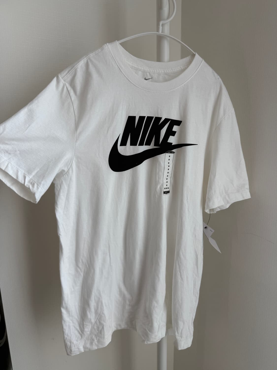 새상품)나이키 흰색 반팔 티셔츠 새상품 M 상품이미지1