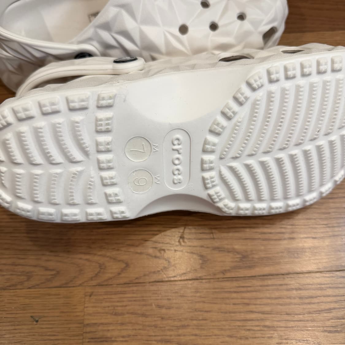 크록스 클래식 지오메트릭 클로그 상품이미지2