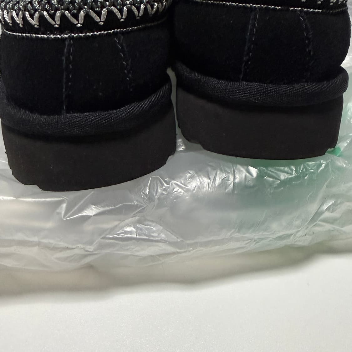 어그 타스만 블랙 240 상품이미지4