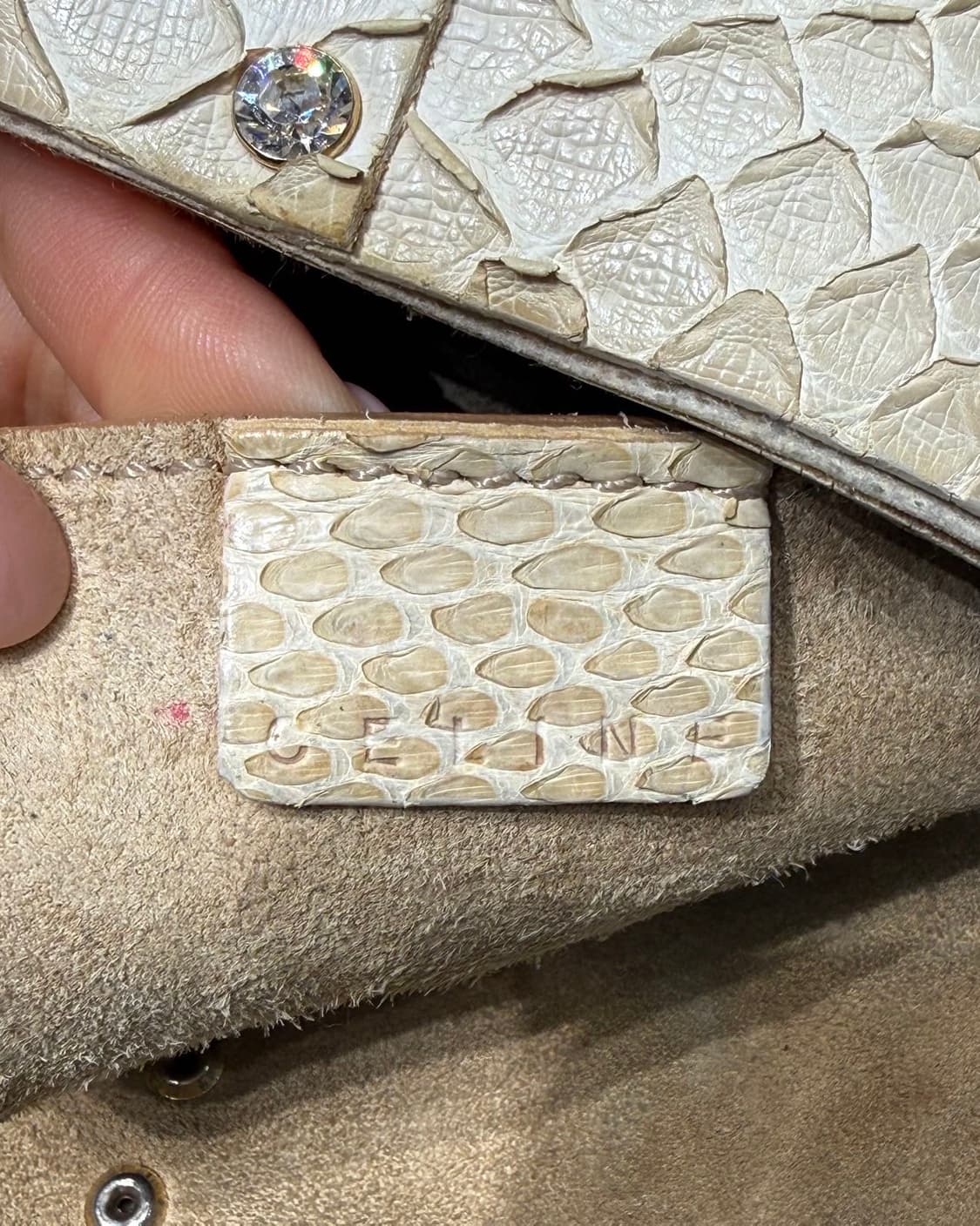 셀린느 베이지 클래식 빈티지 리자드 패턴 스터드 숄더백 상품이미지8