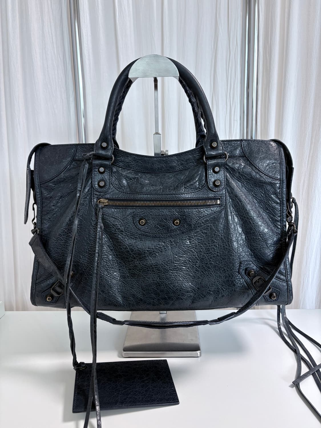 발렌시아가 시티 모터백 다크네이비 상품이미지1