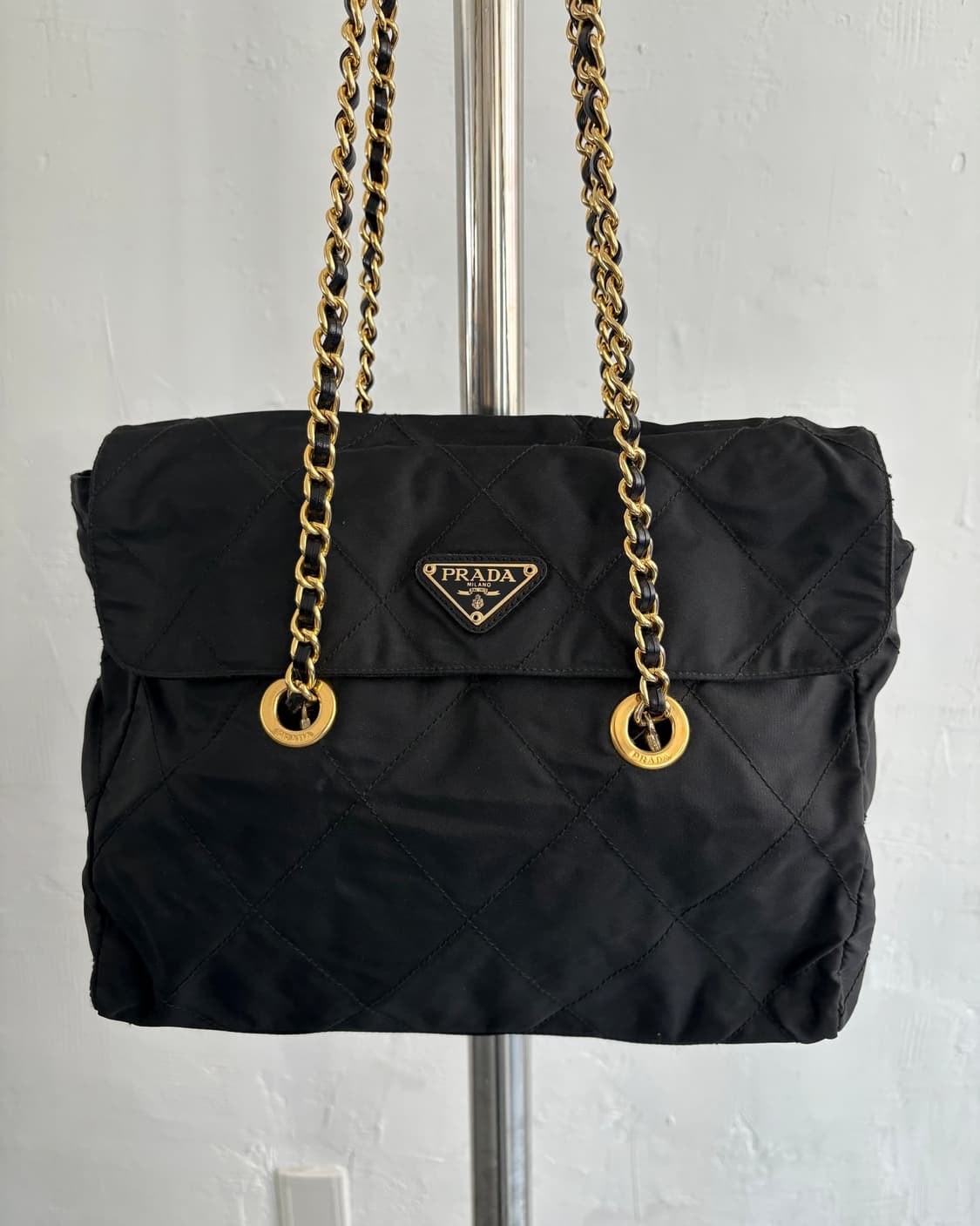 Prada 프라다 블랙 리나일론 퀄팅 체인 숄더백 상품이미지4