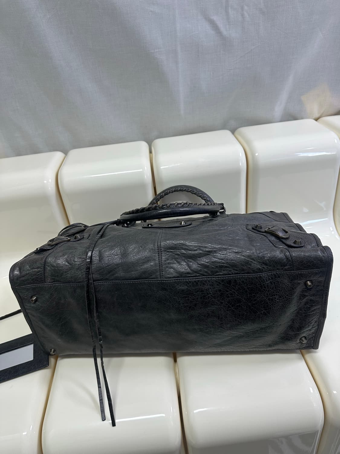 [A 정품] 발렌시아가 시티 모터백 라지 다크그레이 상품이미지7