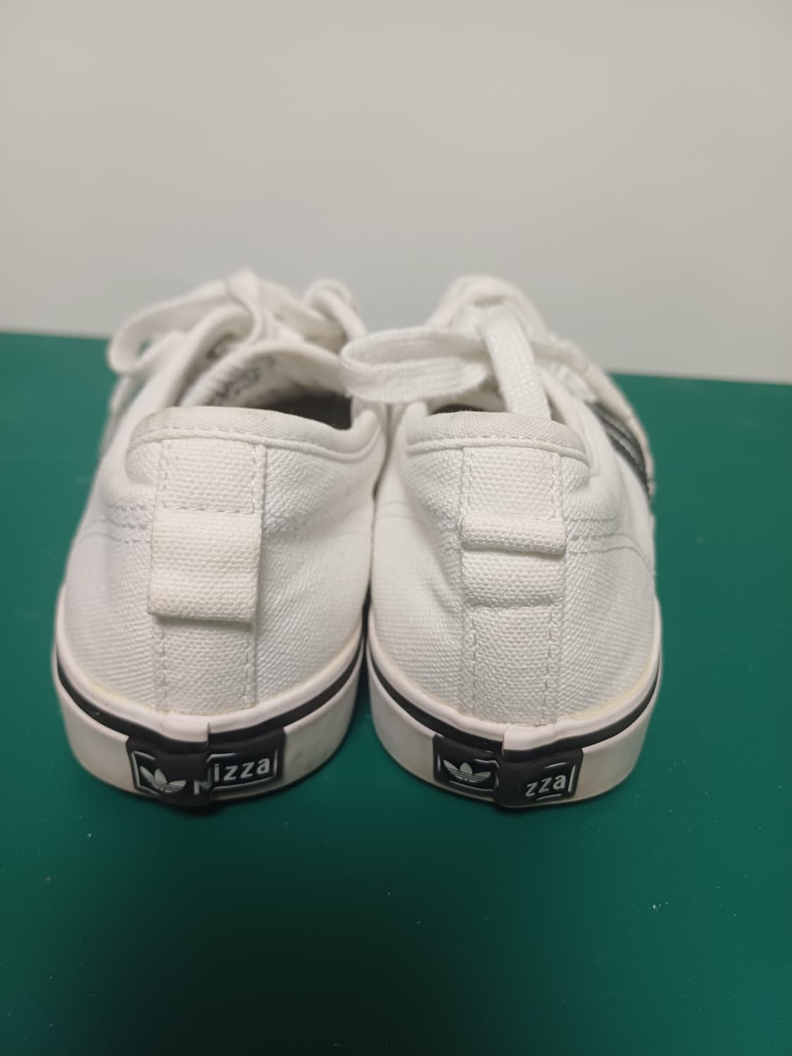 [S급] 아디다스 니짜 로우 RF 흰검 (240) 상품이미지2