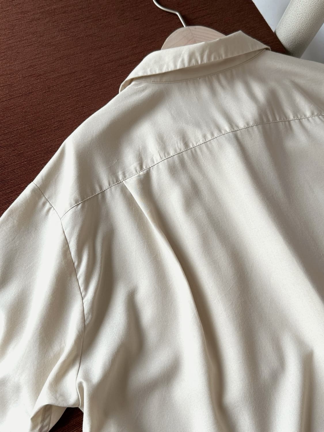 Silky touch fabric loose H/S shirt 상품이미지6