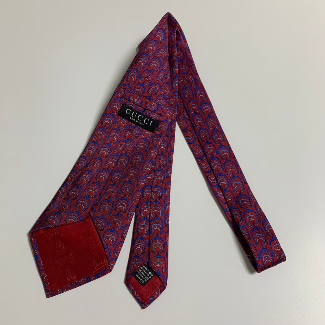 구찌(GUCCI) 명품넥타이 B+등급 미세이염 및 대검안감접힘 상품이미지8
