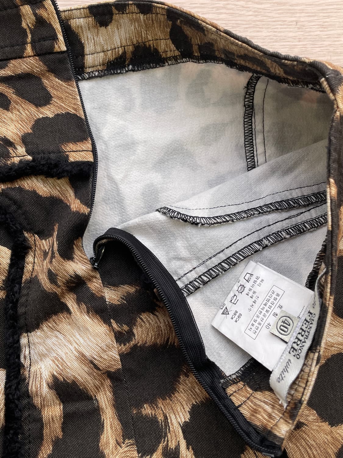 지안프랑코 페레 레오파드 자켓 스커트 투피스 셋업 상품이미지4