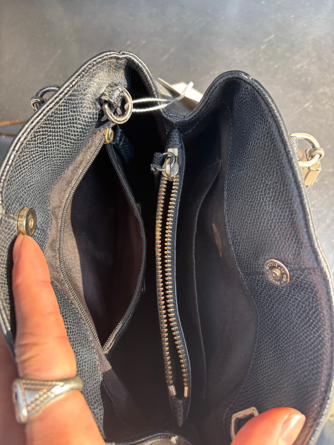 Coach 클래식 블랙 레더 토트백  상품이미지6