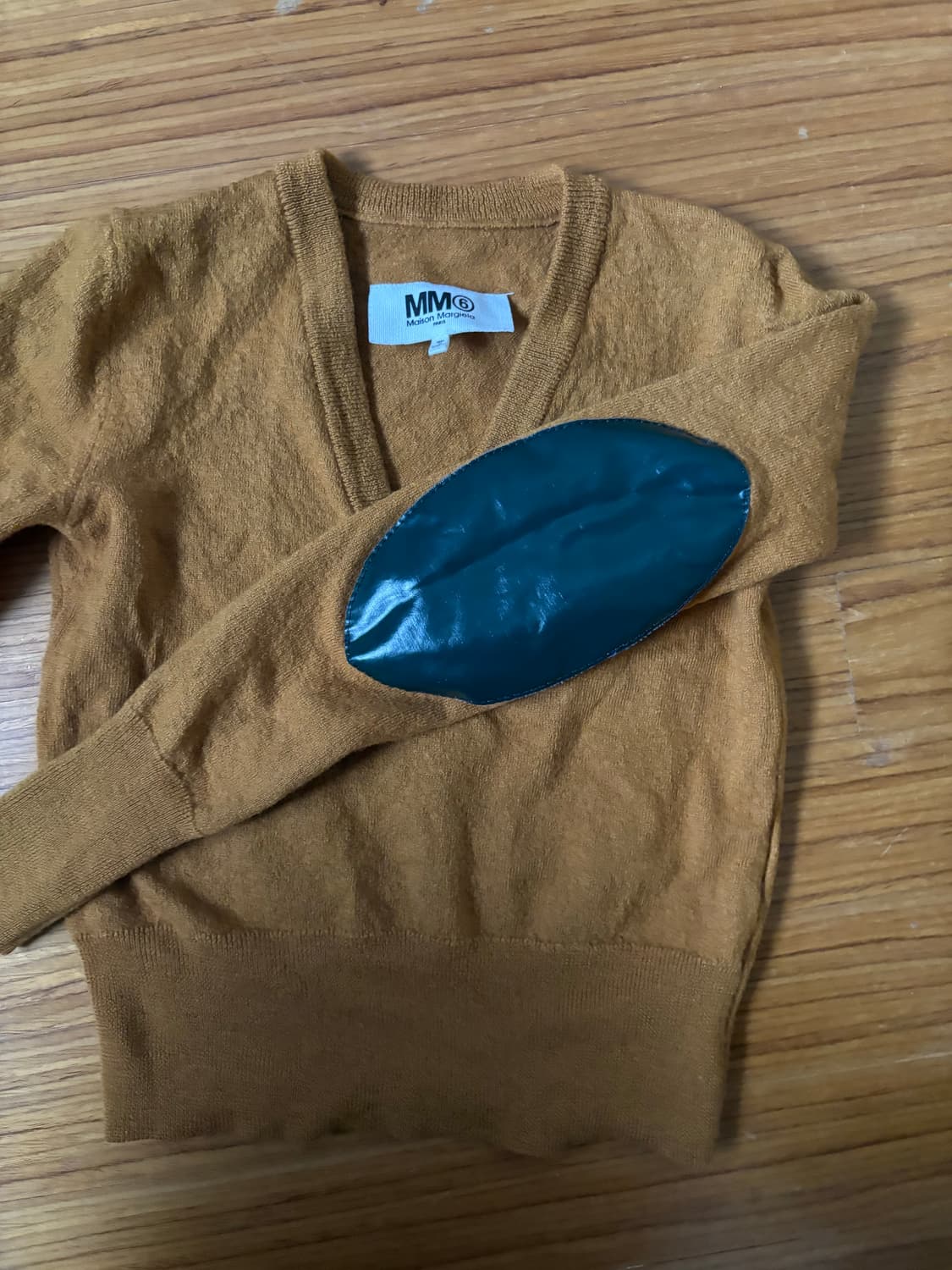 MM6 브이넥 패치 니트 상품이미지2