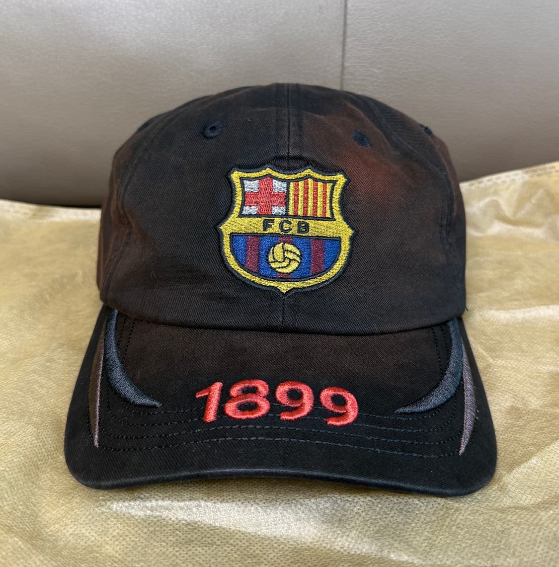 트래비스 스캇 x 바르셀로나 캑터스잭 디스트레스드 1899 볼캡 상품이미지2