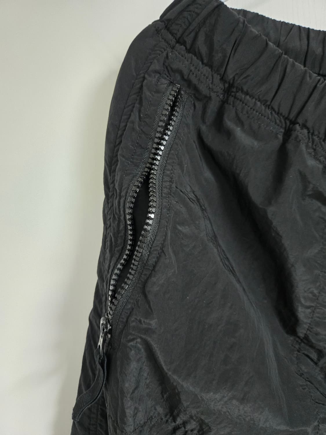 18fw 스톤아일랜드 나일론메탈 팬츠 S사이즈팝니다 상품이미지5