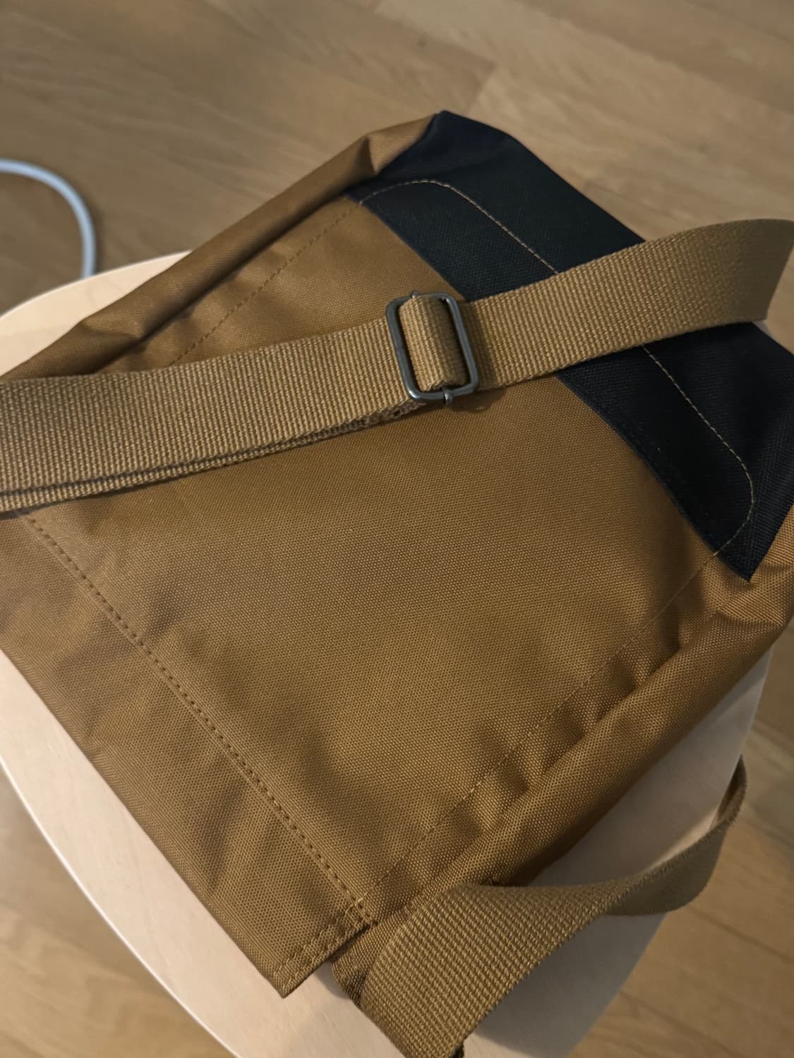 칼하트 크로스백 상품이미지3