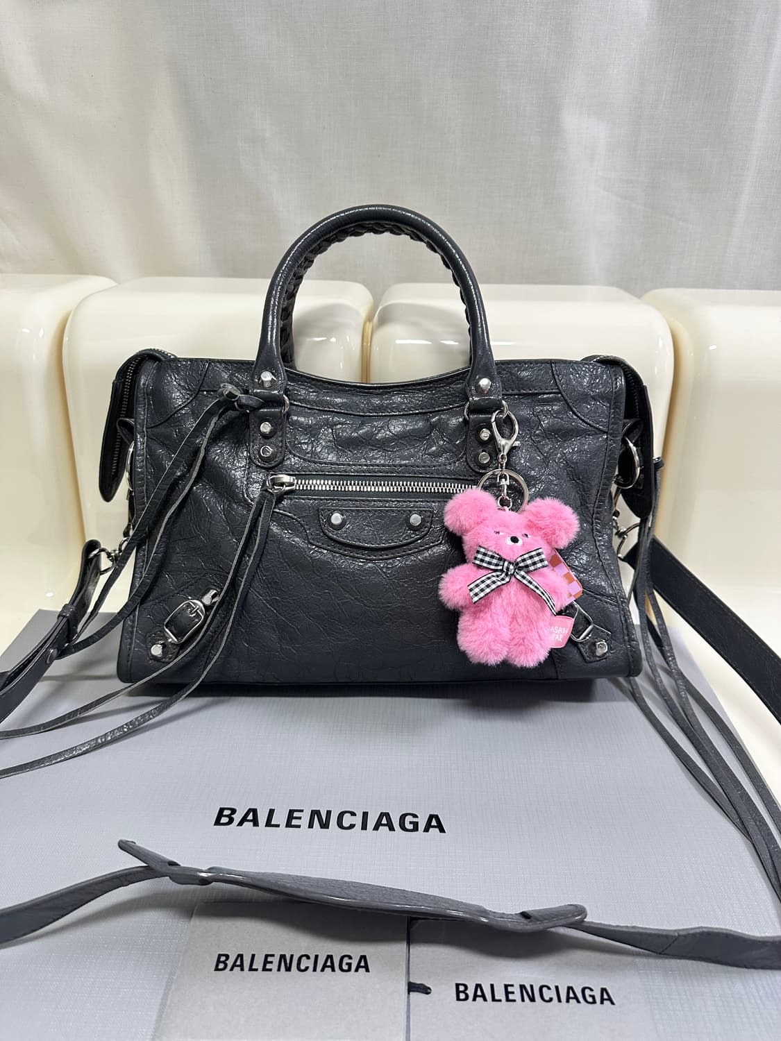 [A+ 정품] 발렌시아가 시티 모터백 스몰 다크그레이 상품이미지7