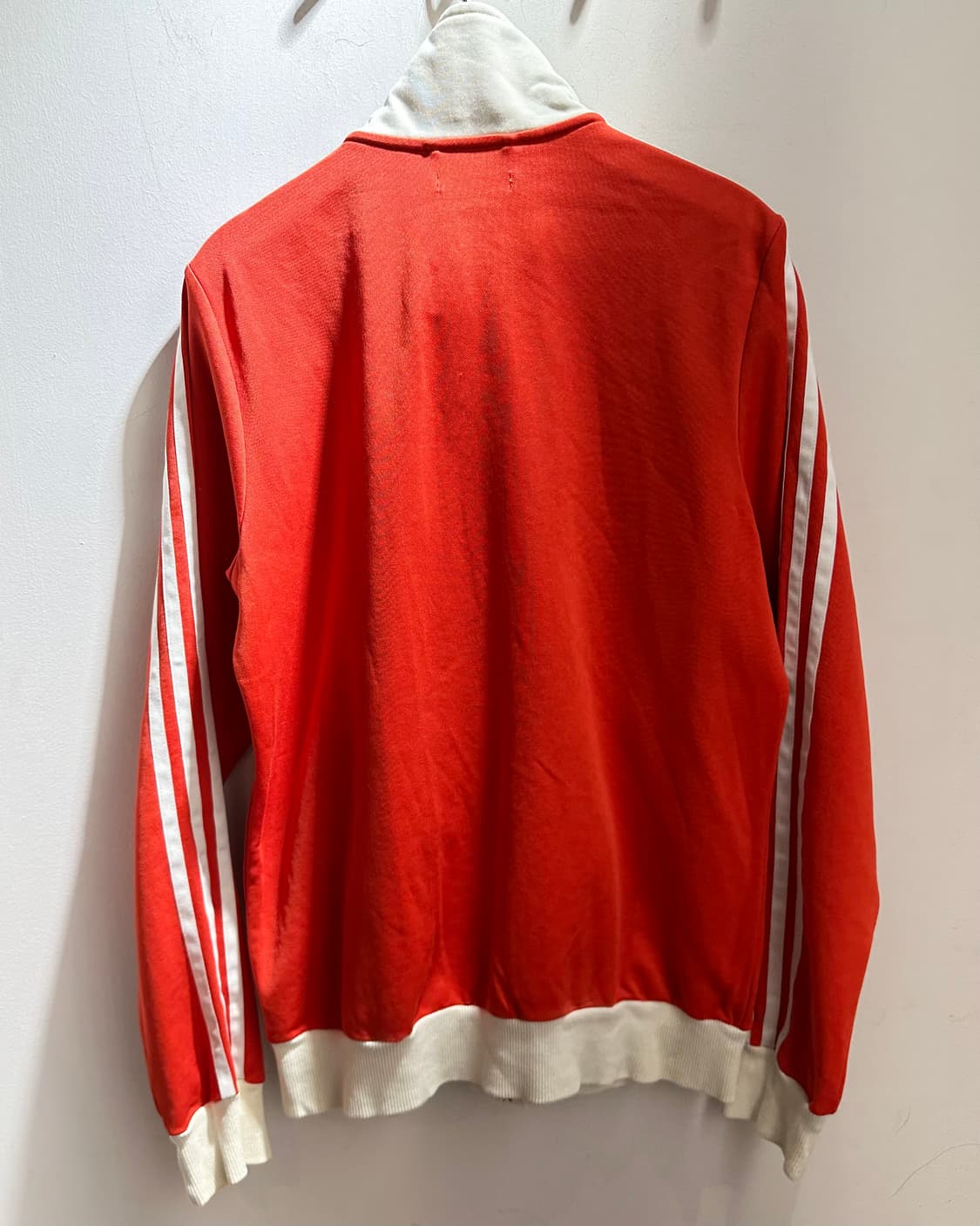 40 아디다스 이니셜로고 포인트 오렌지 트랙탑 상품이미지3