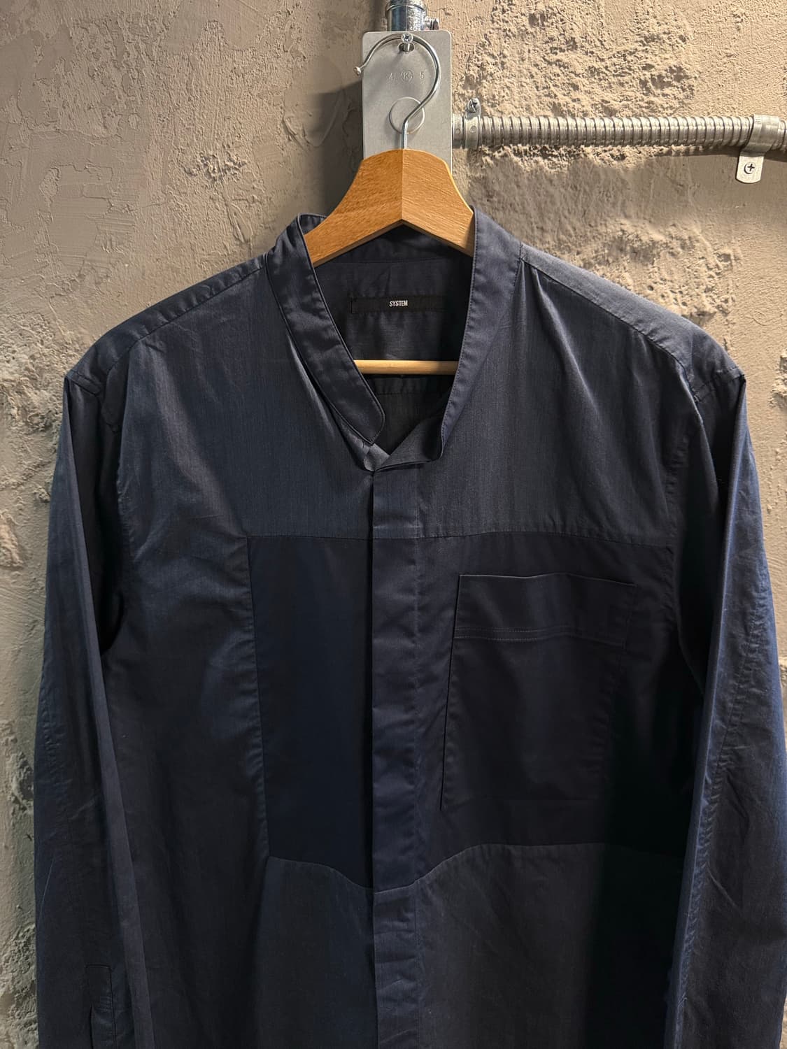 100 시스템 SYSTEM 히든버튼 배색 셔츠 네이비 상품이미지4