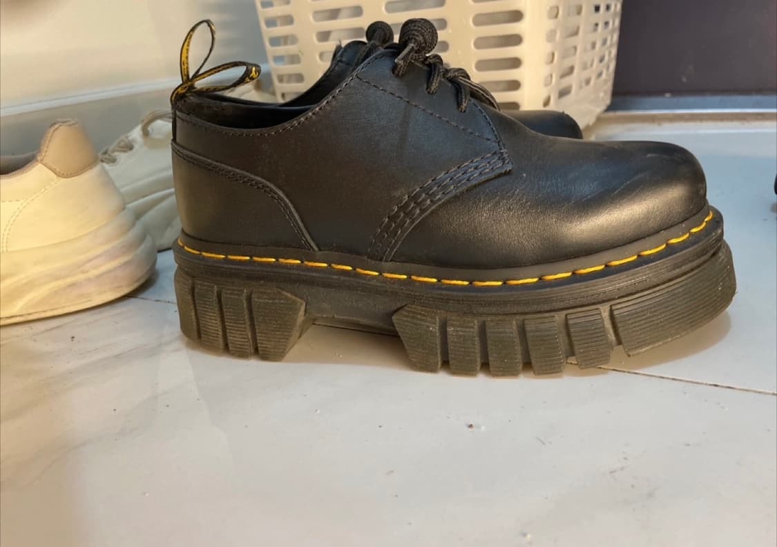 닥터마틴 1461 쿼드 로퍼 블랙 235 상품이미지3