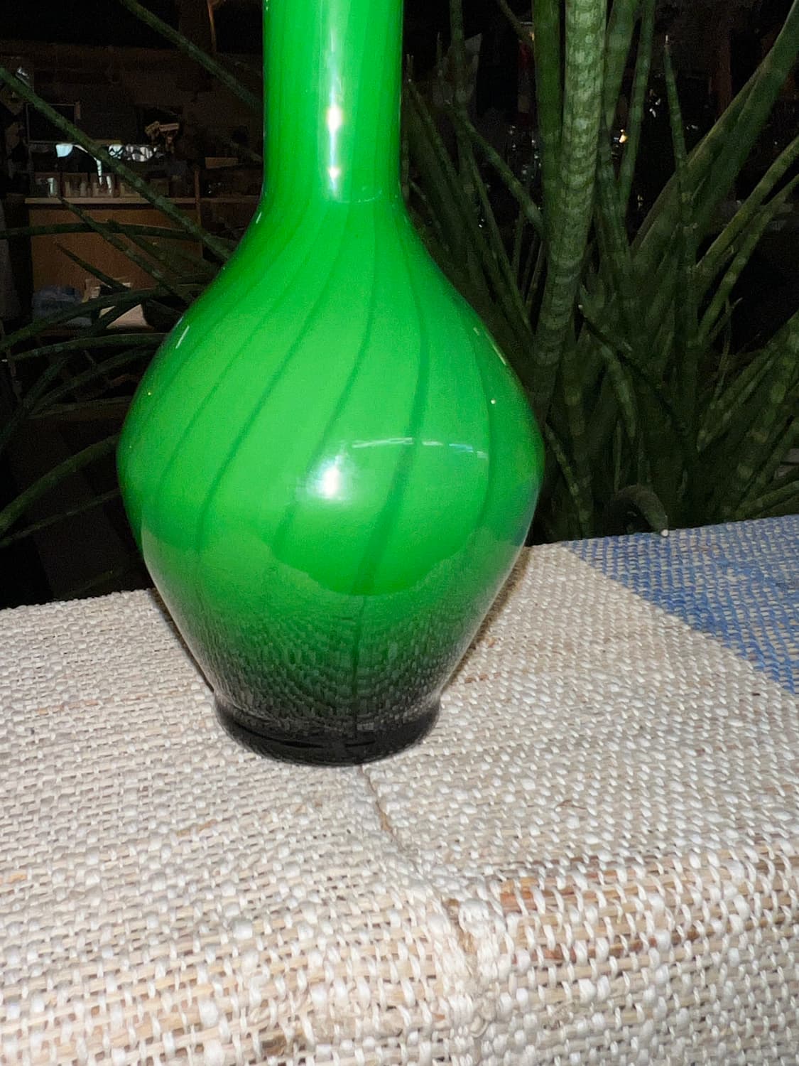 70s Czech Green Cased Art Glass Bud Vase 상품이미지4