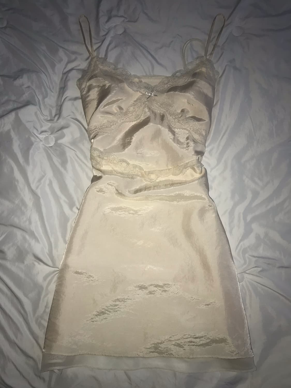 The Barnnet Satin Lace Slip Dress 상품이미지3