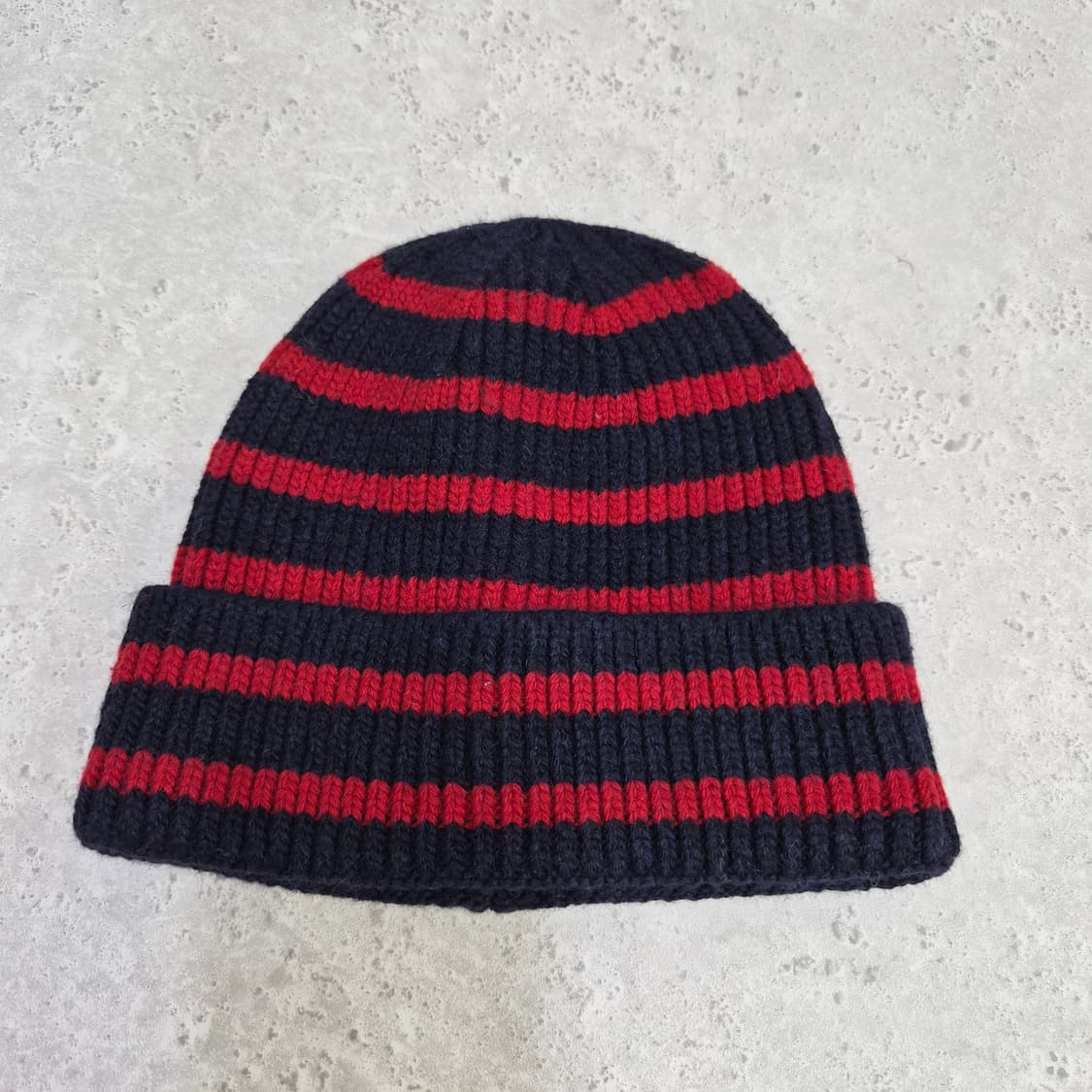 울혼방 레드네이비 스트라이프 롤업 니트 비니 상품이미지2