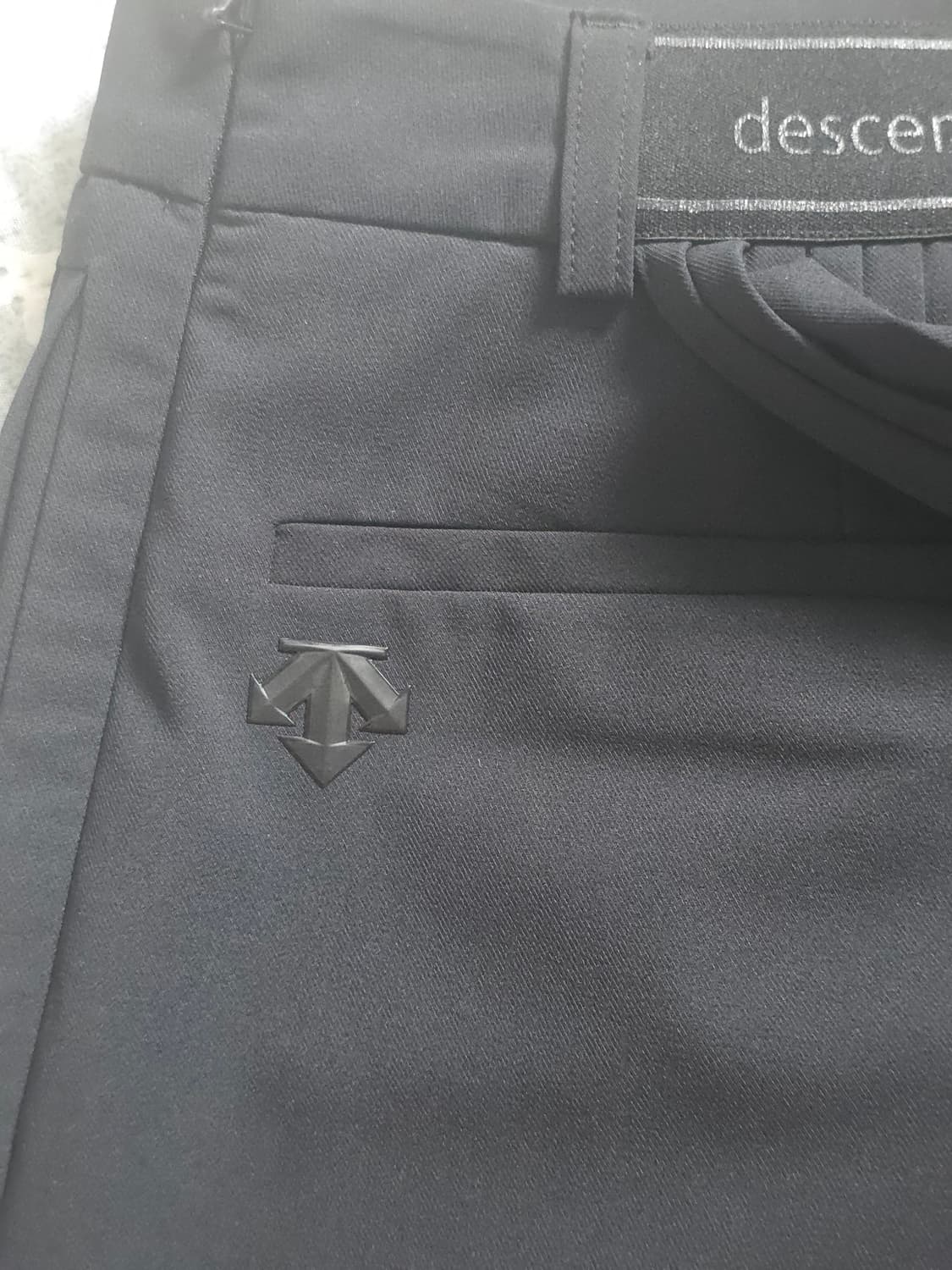 데상트 블랙 플리츠 랩 스커트 XS~S (언발/속바지) 상품이미지7