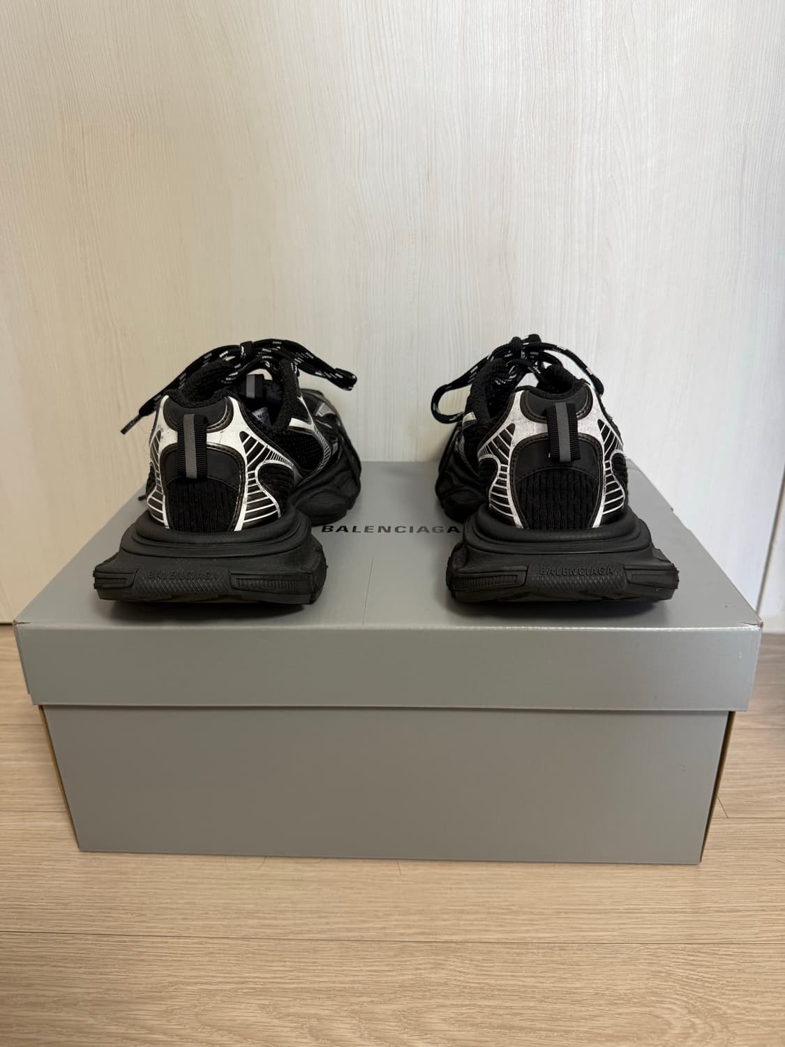 (40) 발렌시아가 3xl 블랙 화이트 극미중고 상품이미지3