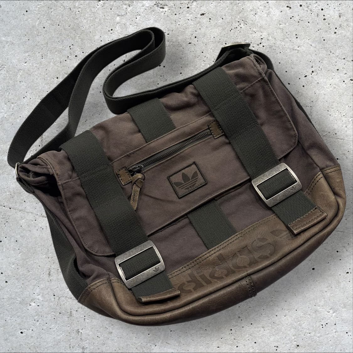 08s 아디다스 브라운 버팔로 빈티지 브라운 레더 메신저백 유일매물 상품이미지1