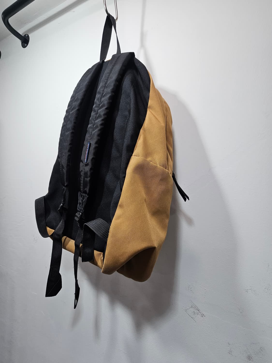 잔스포츠(JANSPORT) 슈퍼브레이크 백팩 브라운베이지  상품이미지10