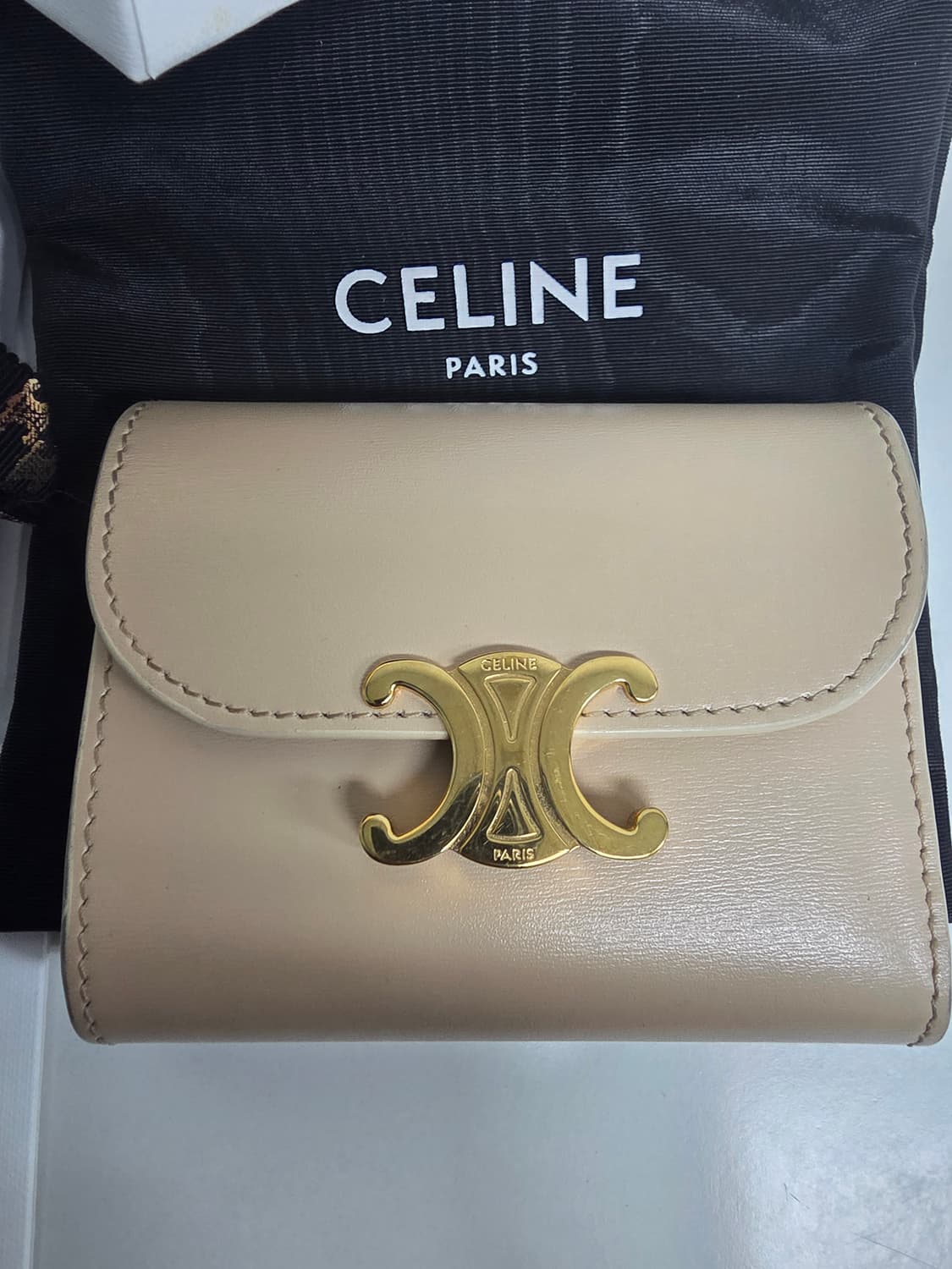 셀린느 트리옹프 반지갑 상품이미지2