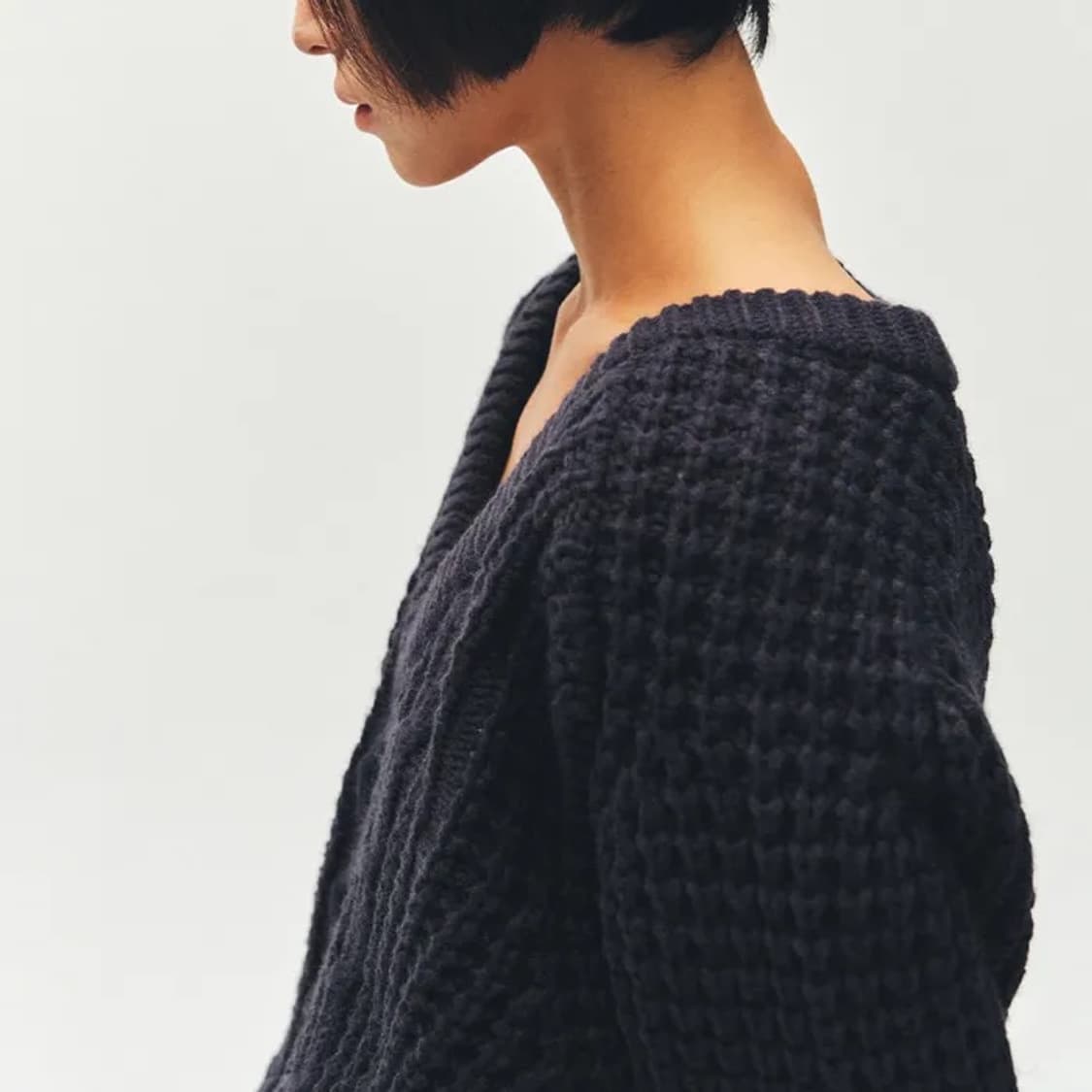 플리즈프로젝트 브이넥 케이블 니트 네이비 상품이미지5