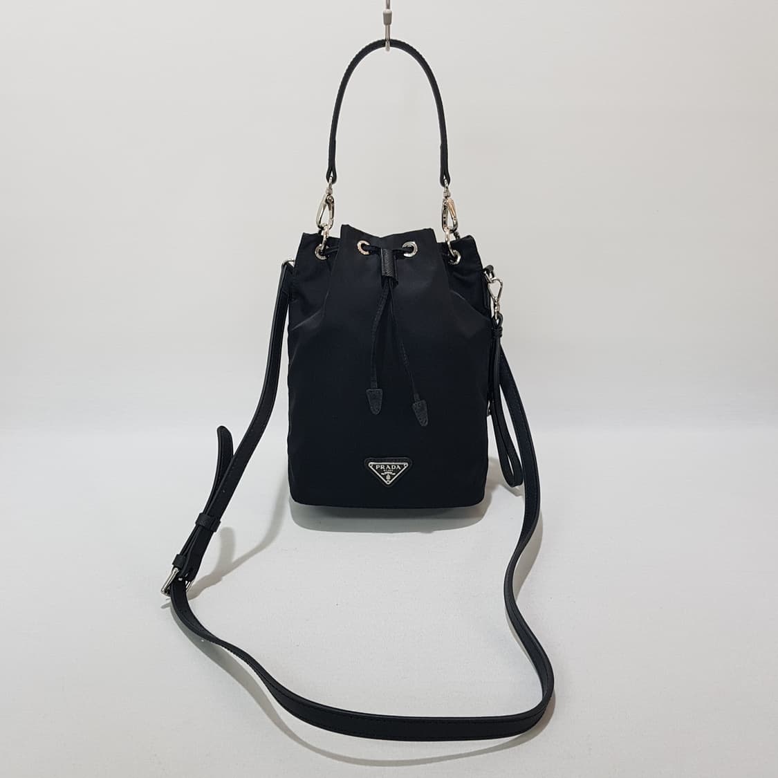 프라다 리나일론 파우치 버킷백 상품이미지1