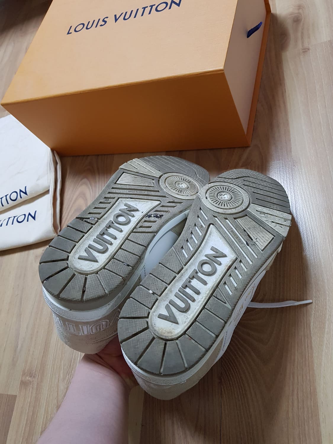 루이비통 LV 트레이너 스니커즈 베이지 상품이미지9