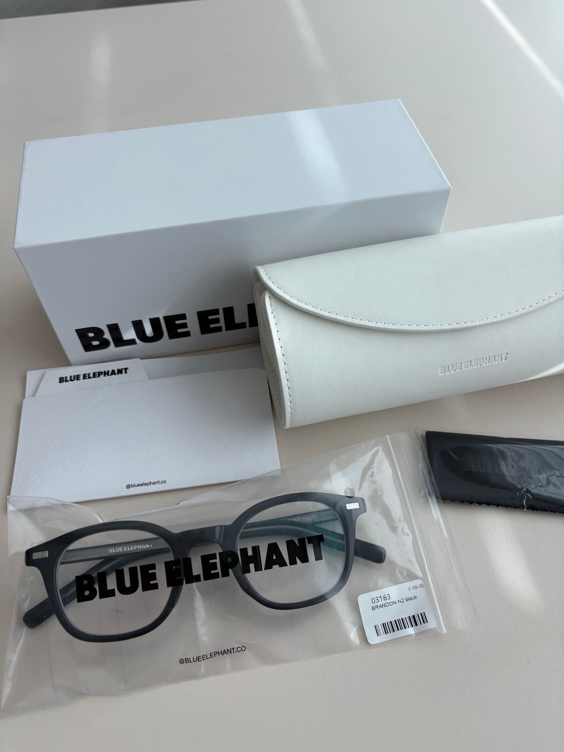 블루엘리펀트 brandon N2-black 뿔테안경 상품이미지1