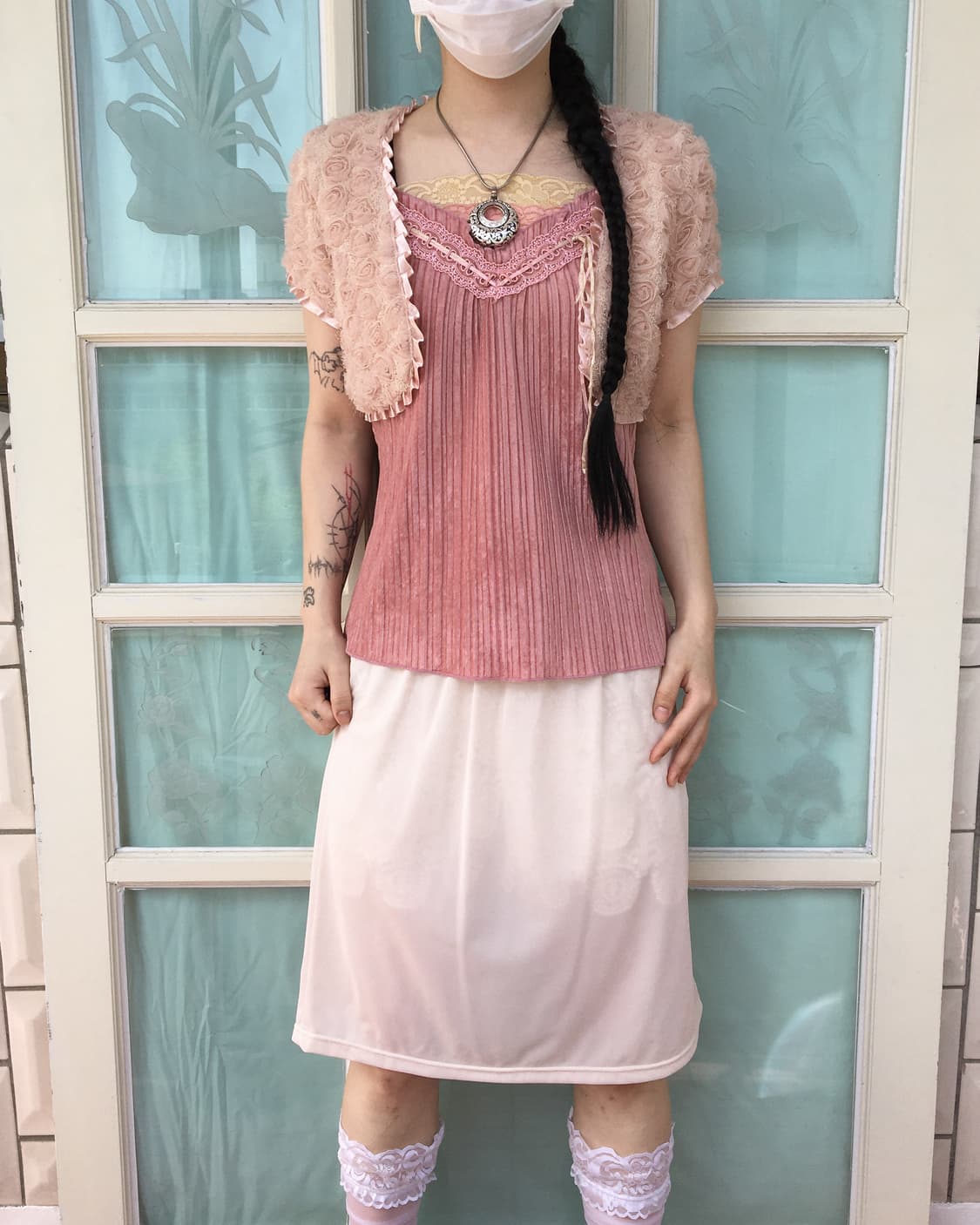 Lace trimming pleats velvet sleeveless 상품이미지4
