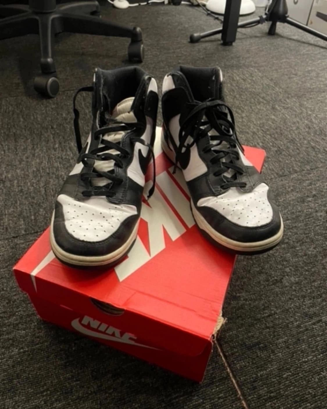 나이키 덩크 하이 레트로 블랙 앤 화이트 280 상품이미지2