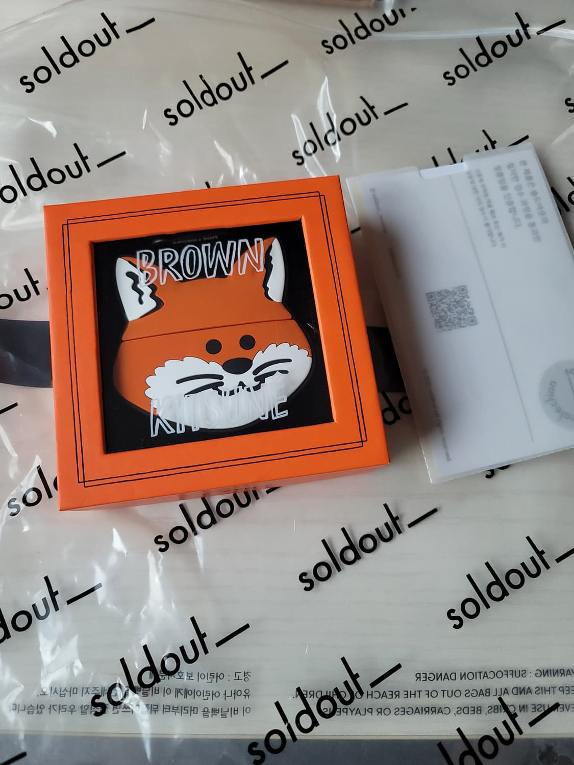 [OS]메종키츠네 x 라인프렌즈 에어팟 프로 케이스 상품이미지1