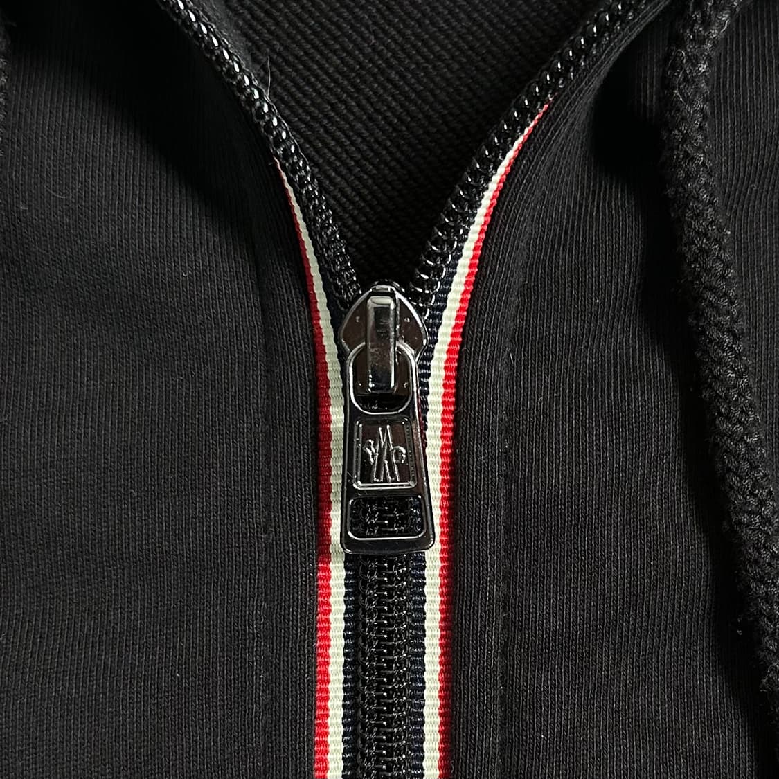 몽클레어 블랙 조끼 후드집업 상품이미지4