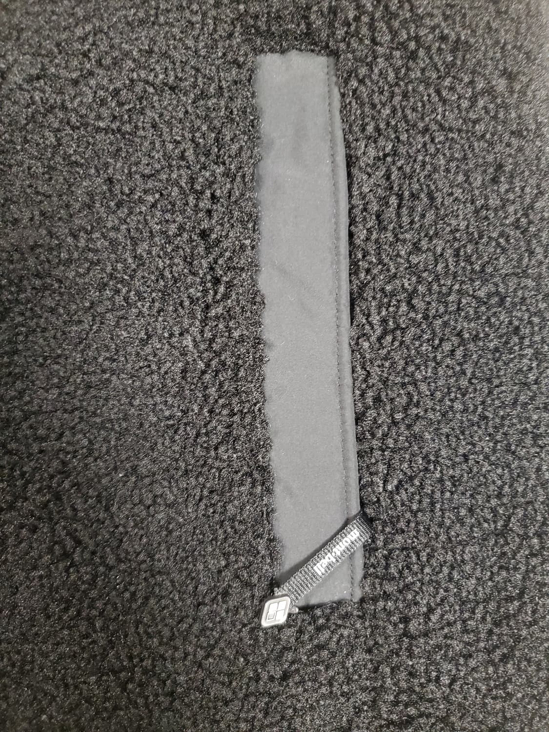 새상품급) 몽벨 남녀공용 블랙 노벨티 플리스자켓 사이즈100 L

사진처 상품이미지4