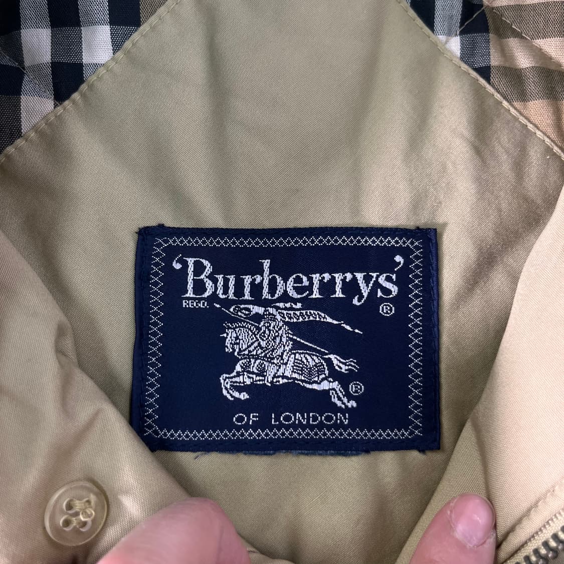 100 버버리 사파리 누빔 헌팅 자켓 상품이미지3