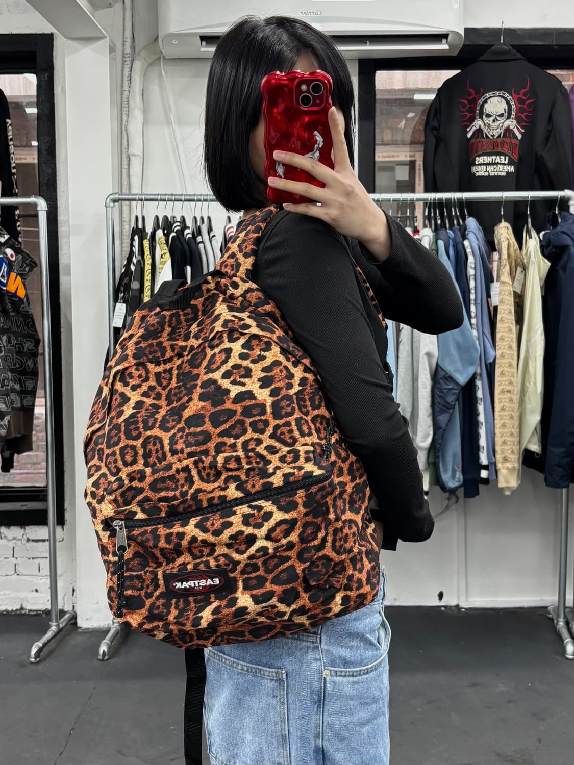이스트팩 레오파드 백팩 상품이미지1