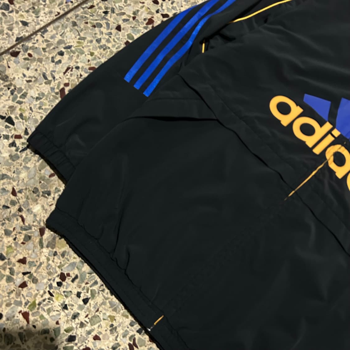 아디다스(ADIDAS)빅로고 바람막이 자켓 상품이미지3