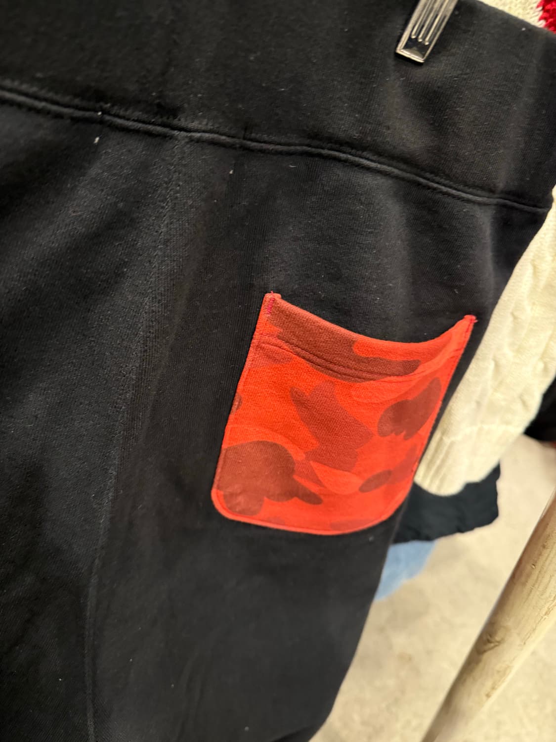 베이프 샤크 카모 스웻팬츠 상품이미지4