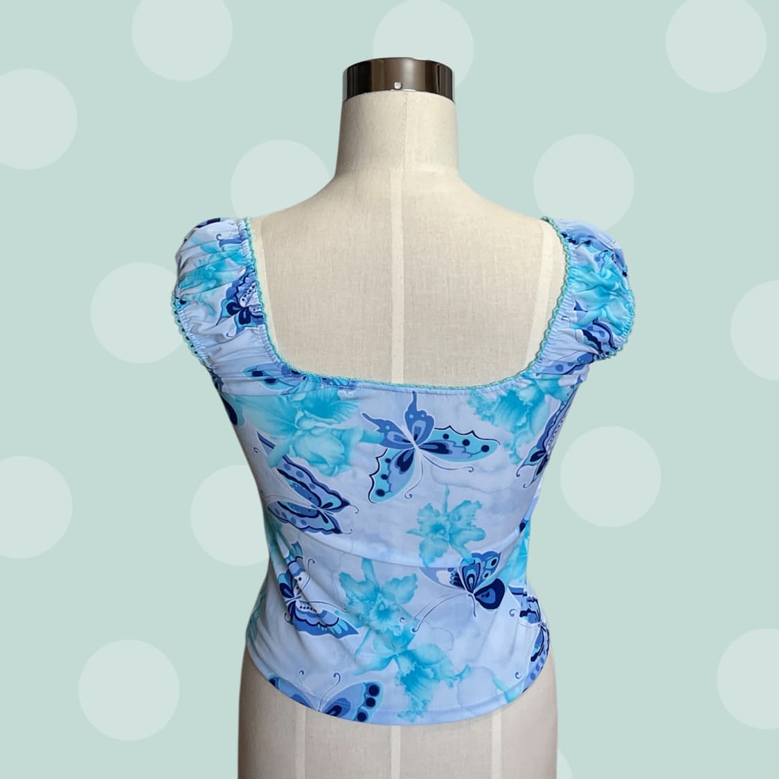 핀터깔 나비 패턴 셔링 슬리브리스 블라우스 상품이미지3